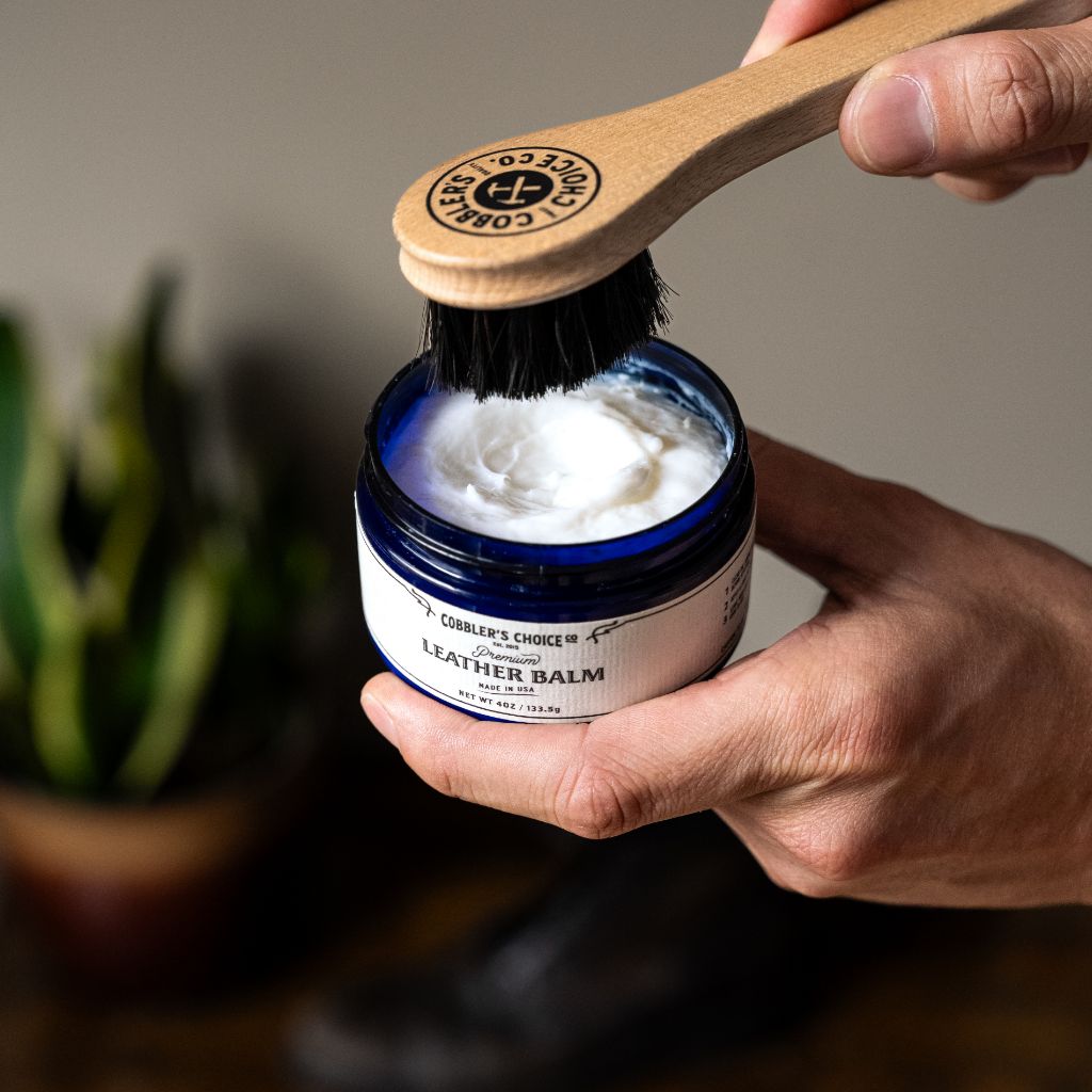 Cobbler's Choice Premium Dauber Brush | Tan - Image 3